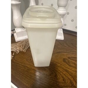 Vintage Tupperware Cereal Storer 1101-4 Frosted White Flip Top Pour Spout Lid